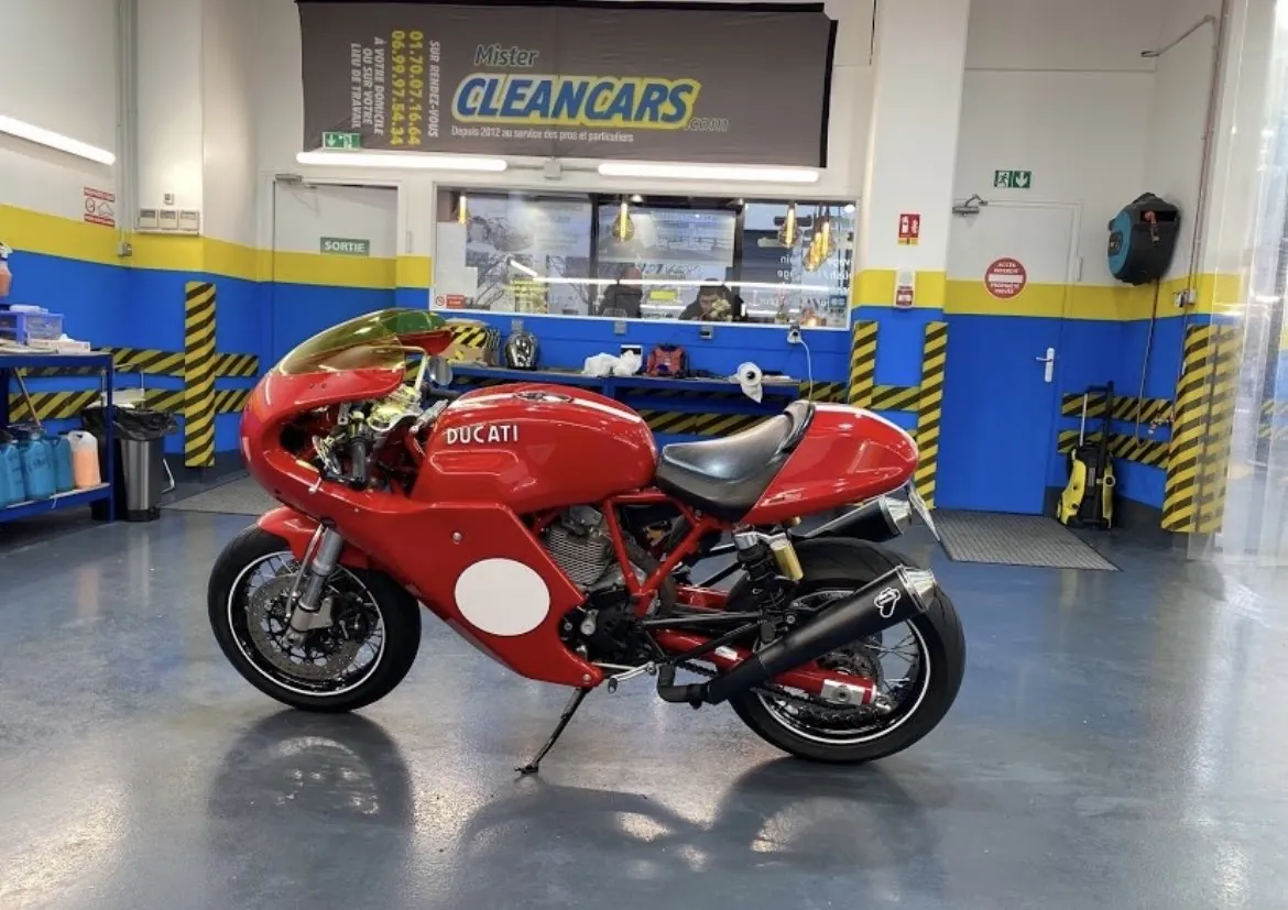 Ducati Sport Classic, lavage moto