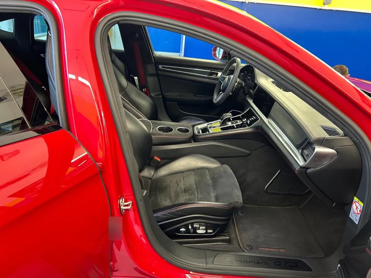 Panamera GTS, Nettoyage intérieur
