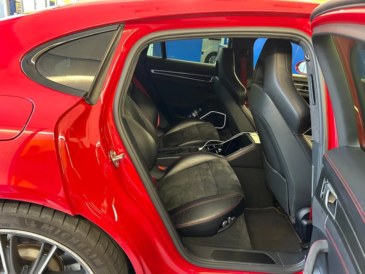 Porsche Panamera, sièges arrière